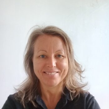 mon portrai avec le sourire redimentionnée recadree-nuancesdeclaire-peinture-liffré mon portrai avec le sourire redimentionnée recadree-nuancesdeclaire-peinture-liffré